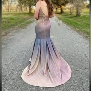 Prom dress size 8 super sparkly with a beautiful train